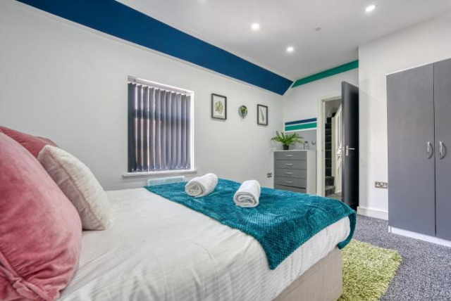 Stylish Central Cardiff Duplex - Sleeps 8 - Cardiff
