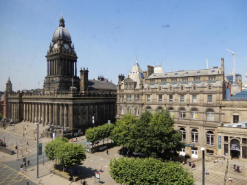 Leeds City Centre luxury 2 bed apartment sleeps 6 fantastic views