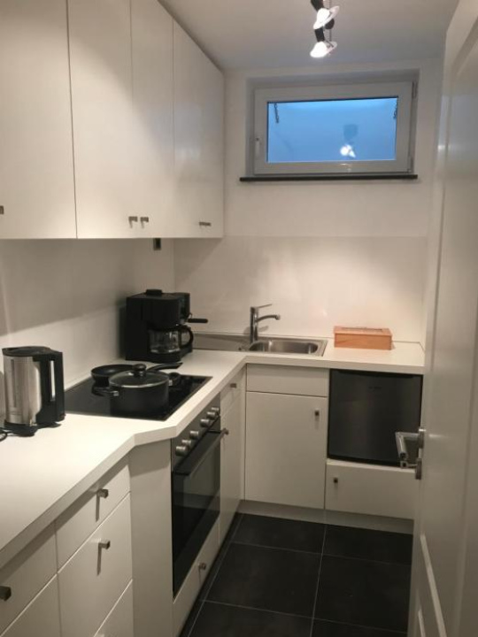 Helle Souterrainwohnung mit Komfort - Munich
