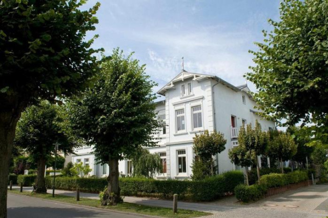 Strandstraße 16 Strandstraße 16-16 - Kuhlungsborn