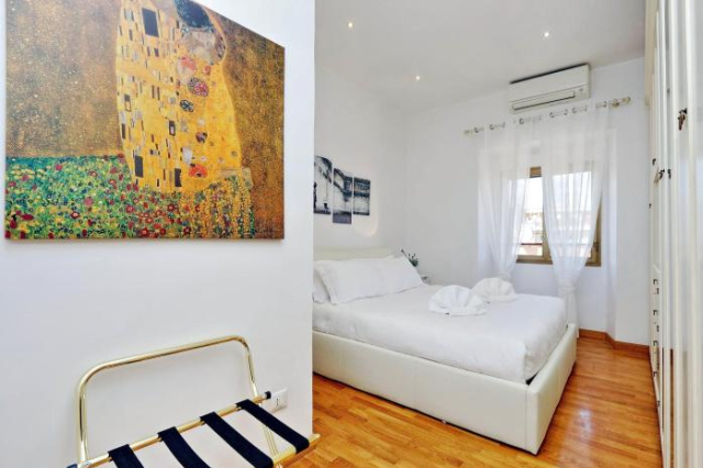 Cozy Leone - My Extra Home - Rome