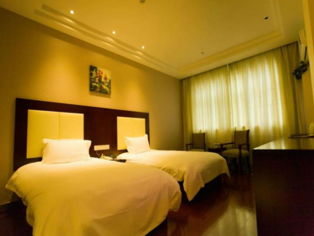 GreenTree Inn Chifeng Linxi Ronglin Jiayuan Express Hotel - Inner Mongolia