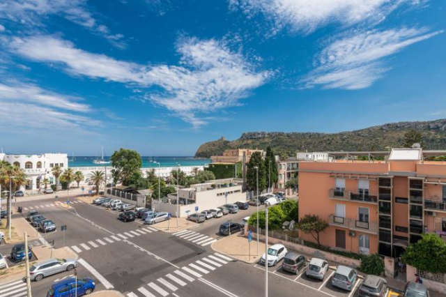 A Luxury apartment at Cagliari Poetto Beachfront - 卡利亞里