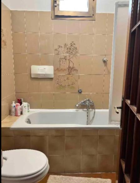Cheerful Room, Sharing kitchen in a Cosy Family Art House, Ideal for one person or couple - Sanremo