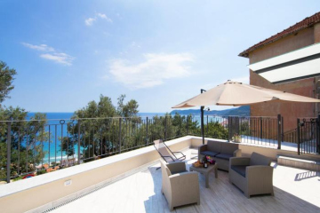 Serena 2 Amazing Sea View - Happy Rentals
