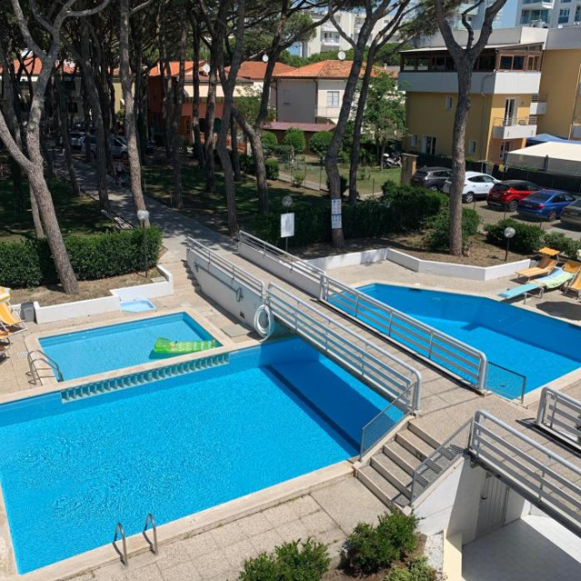 Seafront Lovely Penthouse Flat with Pool - Lido di Jesolo