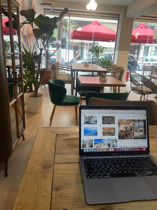 The Maroon Bottle Hotel - Thessaloniki