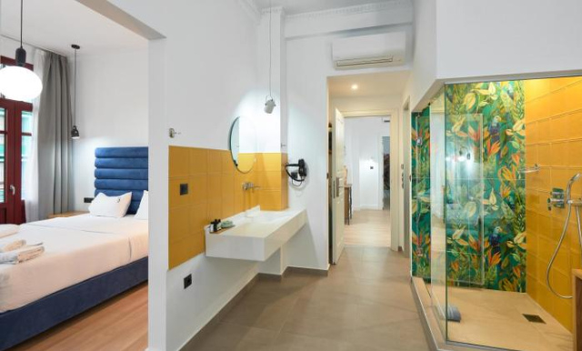 The Maroon Bottle Hotel - Thessaloniki