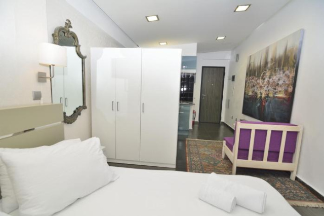 Luxury Suites with Jacuzzi by Sea&theCity - Thessaloniki