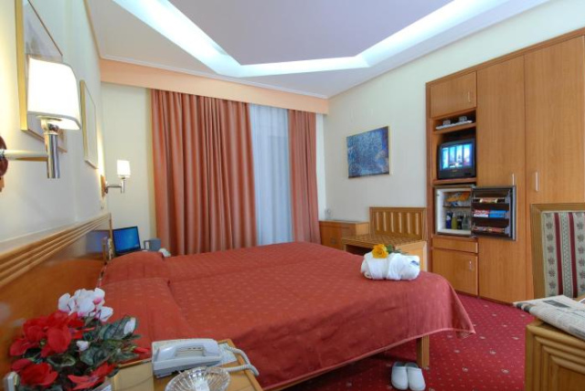 Hotel Olympic - 約阿尼納