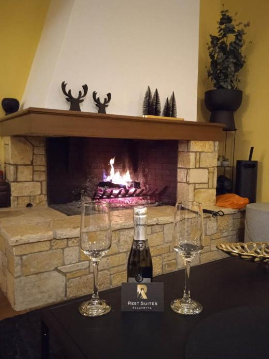 REST SUITE On The Pedestrian Street - Kalavryta
