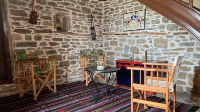Andromeda: Traditional Accommodation - Papigo