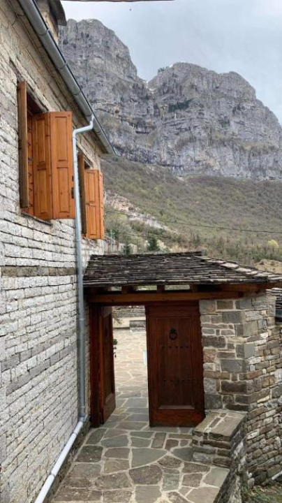 Andromeda: Traditional Accommodation - Papigo