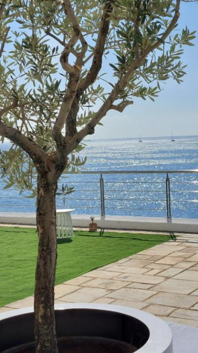 BEDWAVE Seaside Mansion - Piraeus