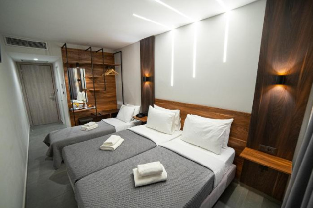 Argo Hotel Piraeus - Piraeus