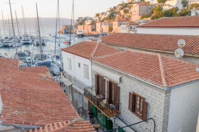 Guarda il porto - Hydra