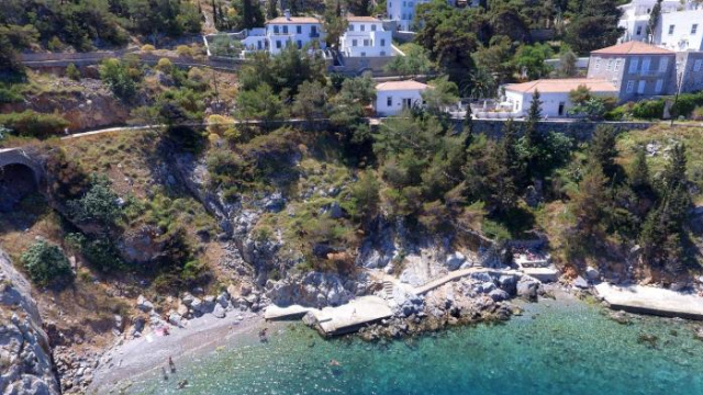Douskos Beach House - Hydra