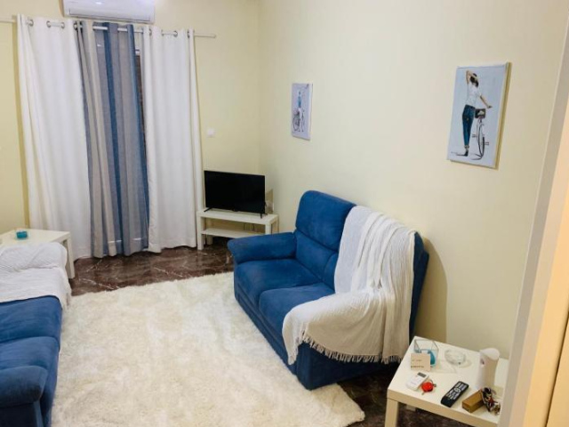 Small Apartment in Markopoulo center - 韋拉弗洛納