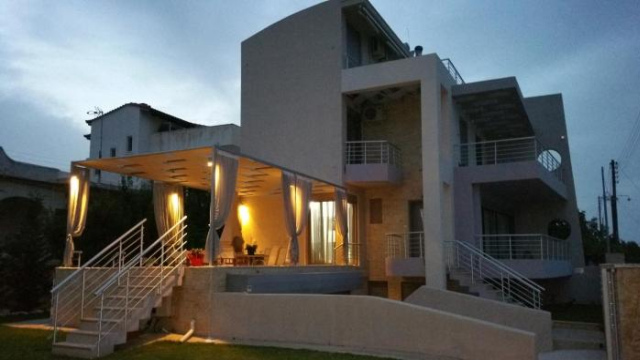 VILLA BY THE SEA VRAVRONA LOUTSA(NEAR THE AIRPORT&METROPOLITAN) - 韋拉弗洛納