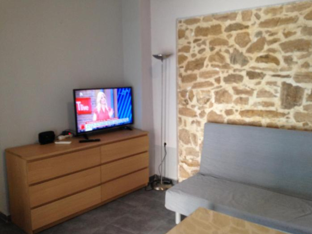 Comfy Apartment Athens Airport - 韋拉弗洛納