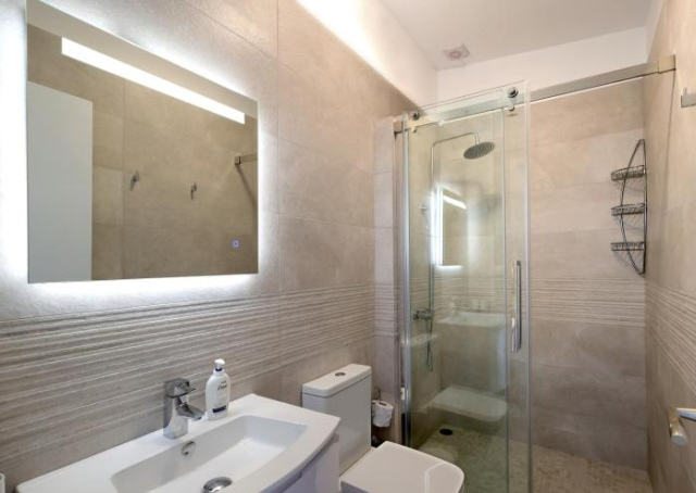 AXS Top Floor Apartment - Aegina