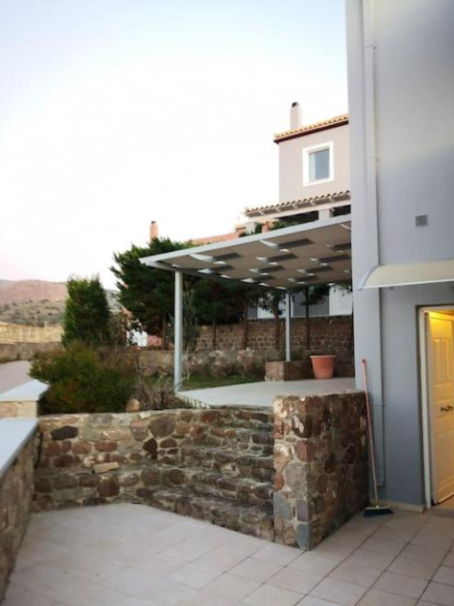 Tasos House , Peaceful and spacious 3-floor house - 愛琴娜島