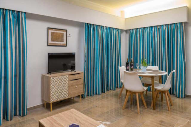 CHROMA Lodge Rafina - Rafina