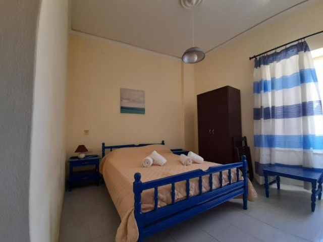 Old Harbor Apartments - Spetses