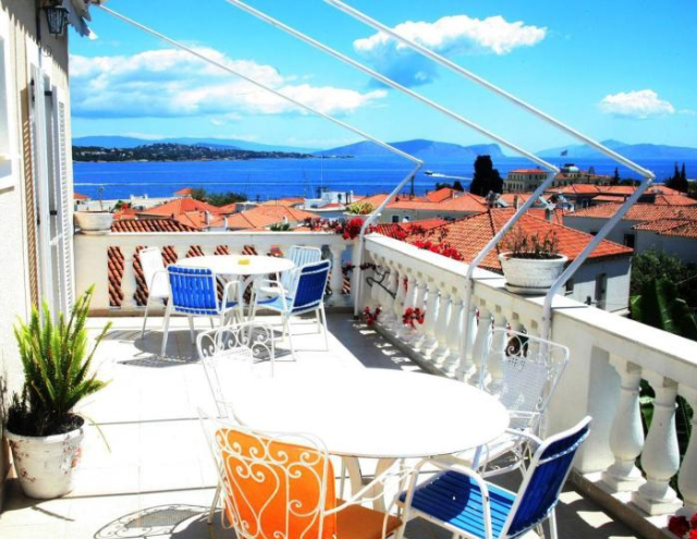 Levante, Colours and Aromas of Spetses - Spetses