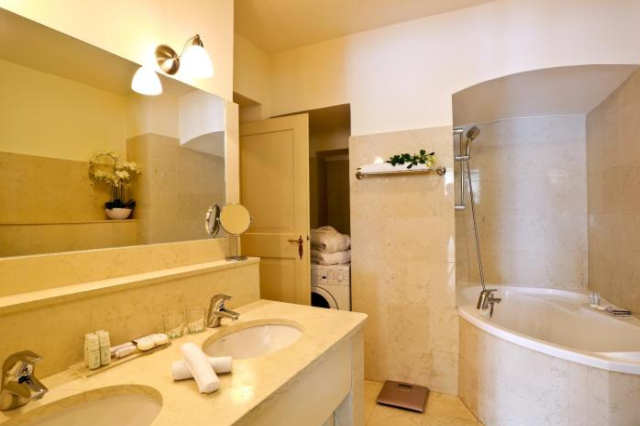 Hotel Apia - Prague