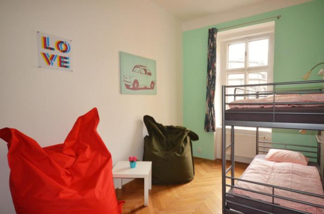 Travel & Joy Backpackers Hostel - Prague