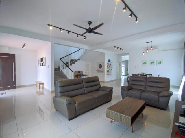 Homey Desaru Villa 22pax Max- BBQ & Netflix - Near WaterPark - Johor Bahru