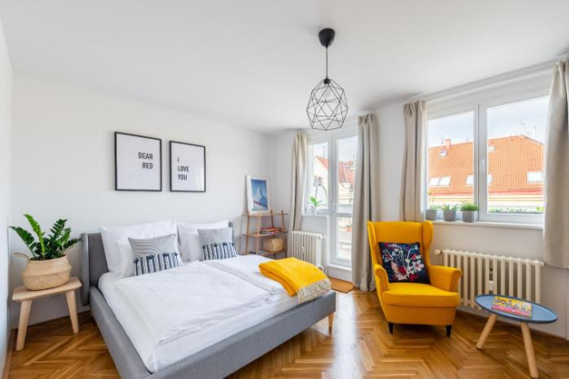 BRIGHT CHARMING Apt with TERRACE, PARKING & AirCo. - Prague