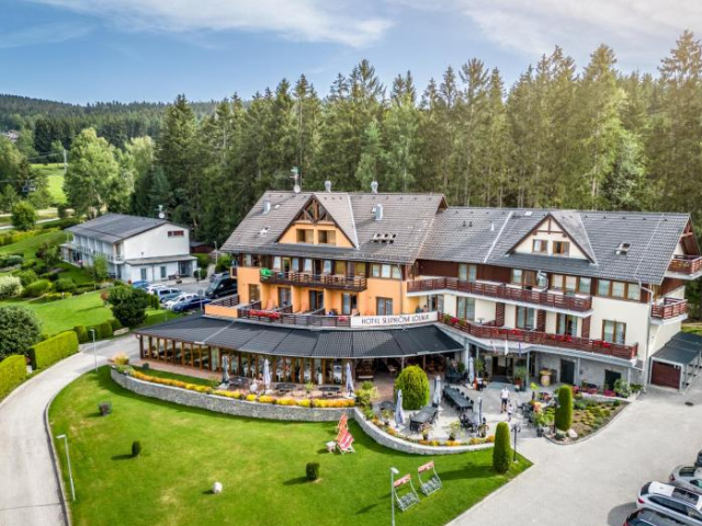 Hotel SLUNEČNÁ LOUKA - 伏爾塔瓦河畔利普諾