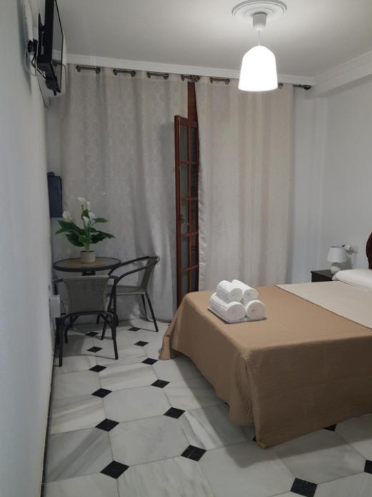 Pension Yna Holiday - Malaga