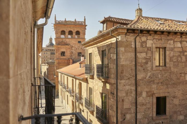 Estudios Bordadores by Valdesierra - Salamanca