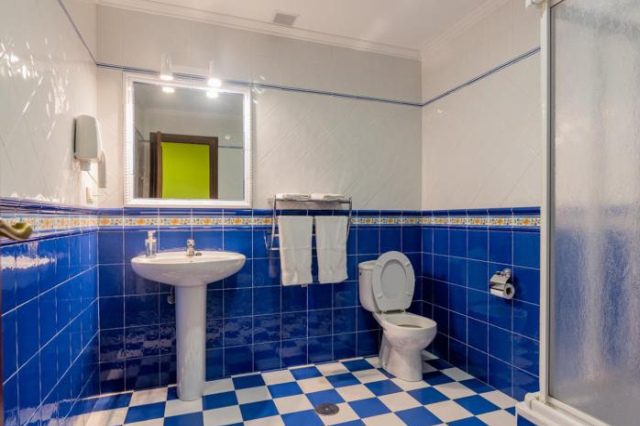 Hotel y Apartamentos La Lonja - Cangas de Onis