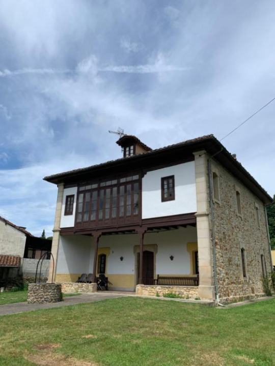 La Sombra de Don Pelayo - Cangas de Onis
