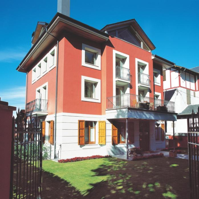 La Torre del Lago Apartment Hotel - Puigcerda