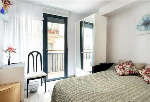 Una habitación con balcón privado centro de Alicante, Casco Antiguo - Alicante
