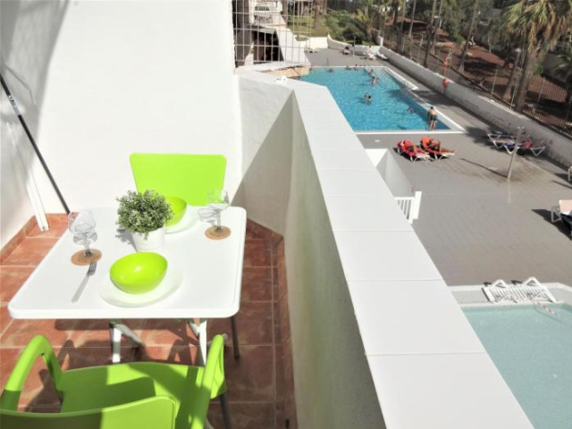 Amazing apartment completely refurbished, south facing, WIFI, center of Las Americas - 美洲海灘