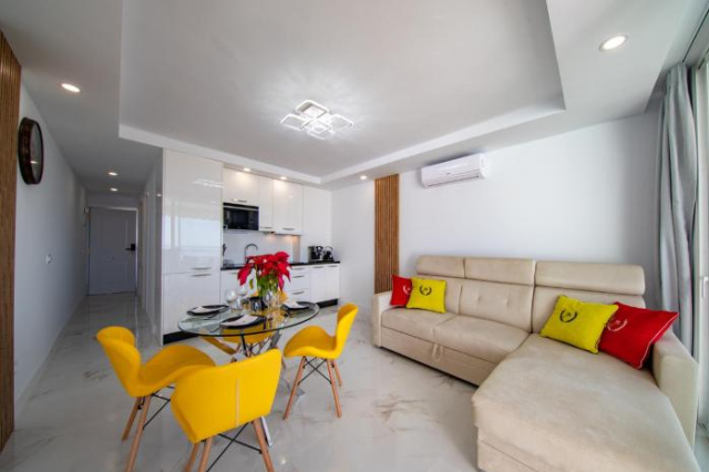 Ponderosa 611, Las Americas, One Bedroom Apartment with Large Terrace and Ocean View, Next to Siam P - Playa de las Americas