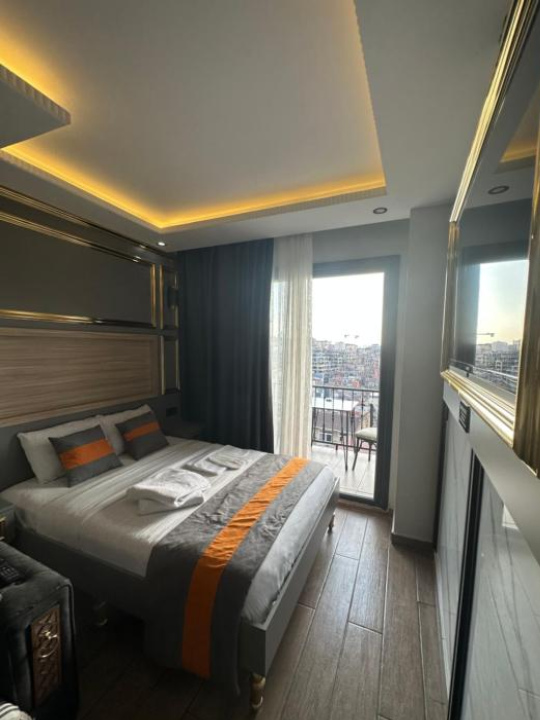 Taksim Larissa Hotel Suites - Istanbul
