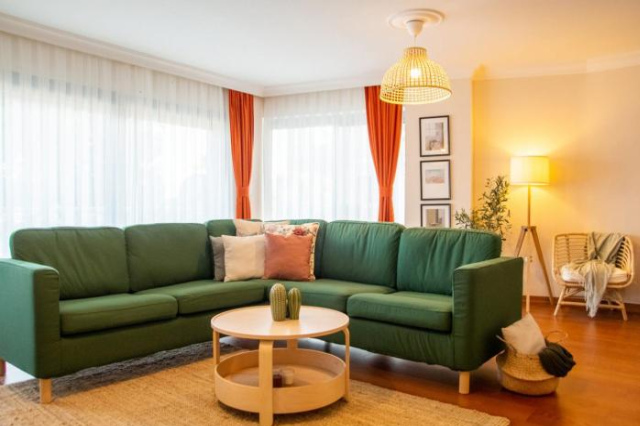 Exceptional Flat Close to Karsiyaka Coast with Central Location Balcony and Sea View in Karsiyaka - 伊茲密爾