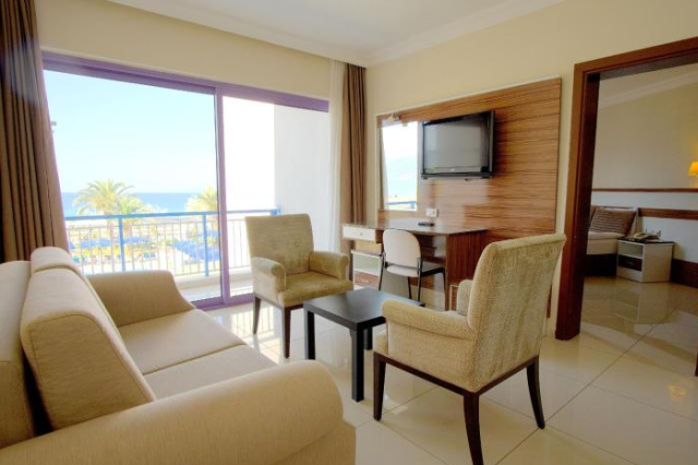 Le Monde Beach Resort & Spa - 伊茲密爾