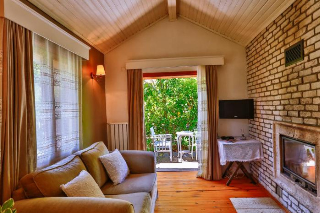 Quiet River Hotel - Akyaka