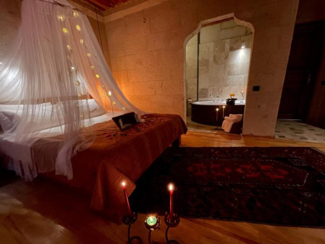 Alice in Cappadocia - Uchisar