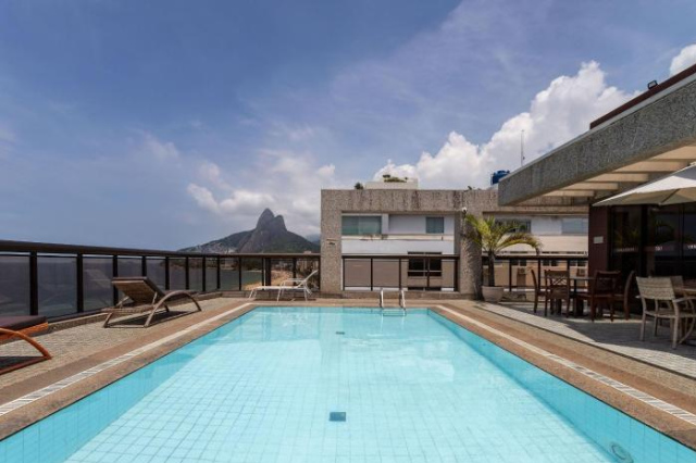 Em Frente a Praia de Ipanema, com Arrumação Diária, Academia e Piscina Vista Mar - Rio de Janeiro