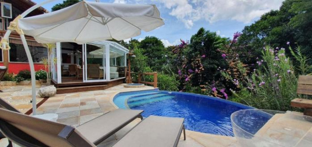 Casa Maria Comprida Araras, serviço incluído, 5 quartos, piscina e área gourmet - Petropolis