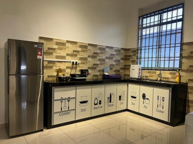 Sungai Abong, Muar 10~15pax 2 Storey Semi-D House - Muar